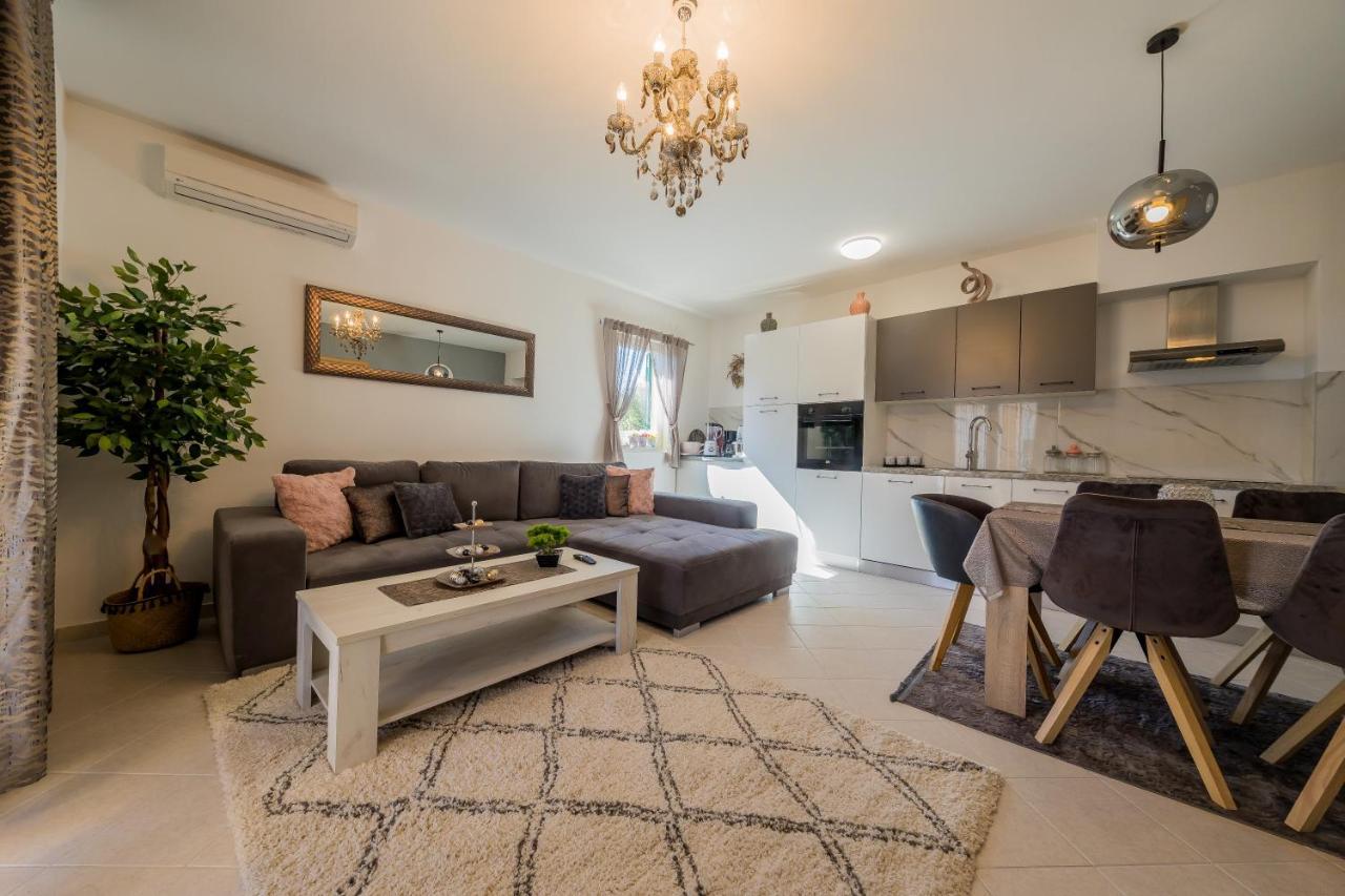 Ivana Apartment Трогир Екстериор снимка