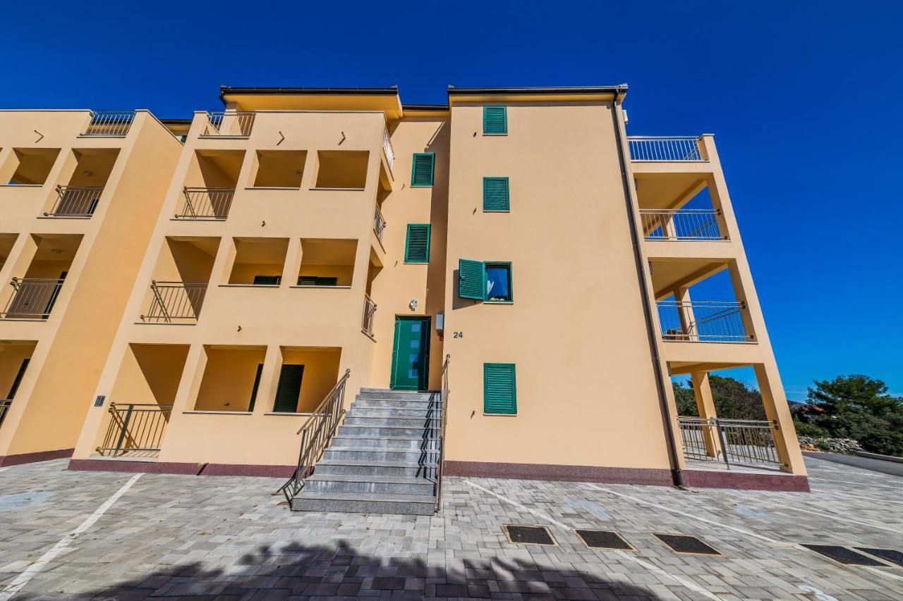 Ivana Apartment Трогир Екстериор снимка