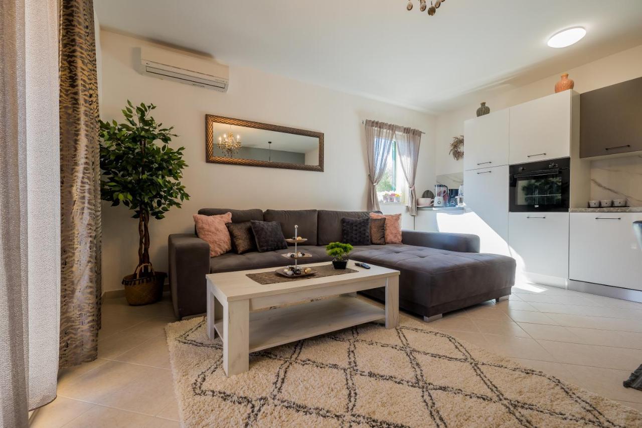 Ivana Apartment Трогир Екстериор снимка